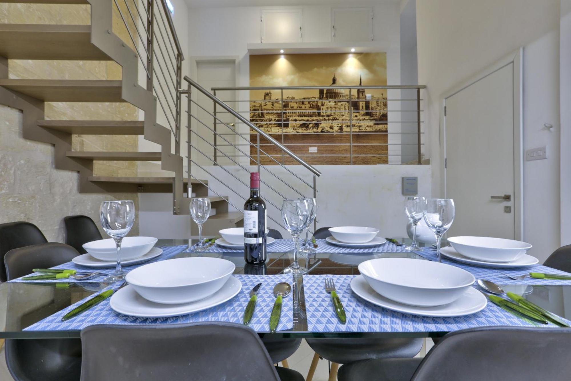 Exquisite 3-Bedroom Duplex Penthouse With Jacuzzi In Valletta Centre Екстериор снимка