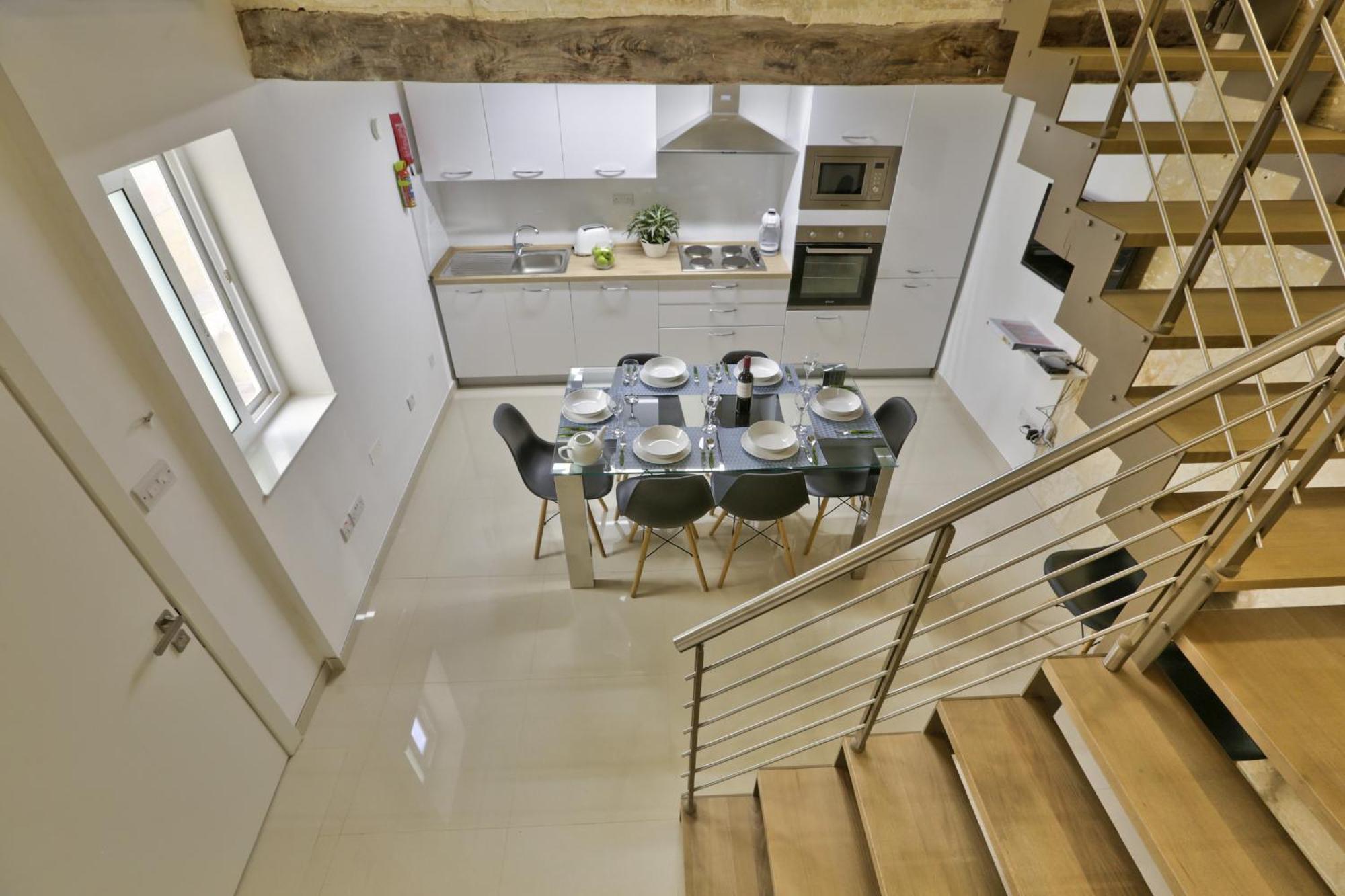 Exquisite 3-Bedroom Duplex Penthouse With Jacuzzi In Valletta Centre Екстериор снимка