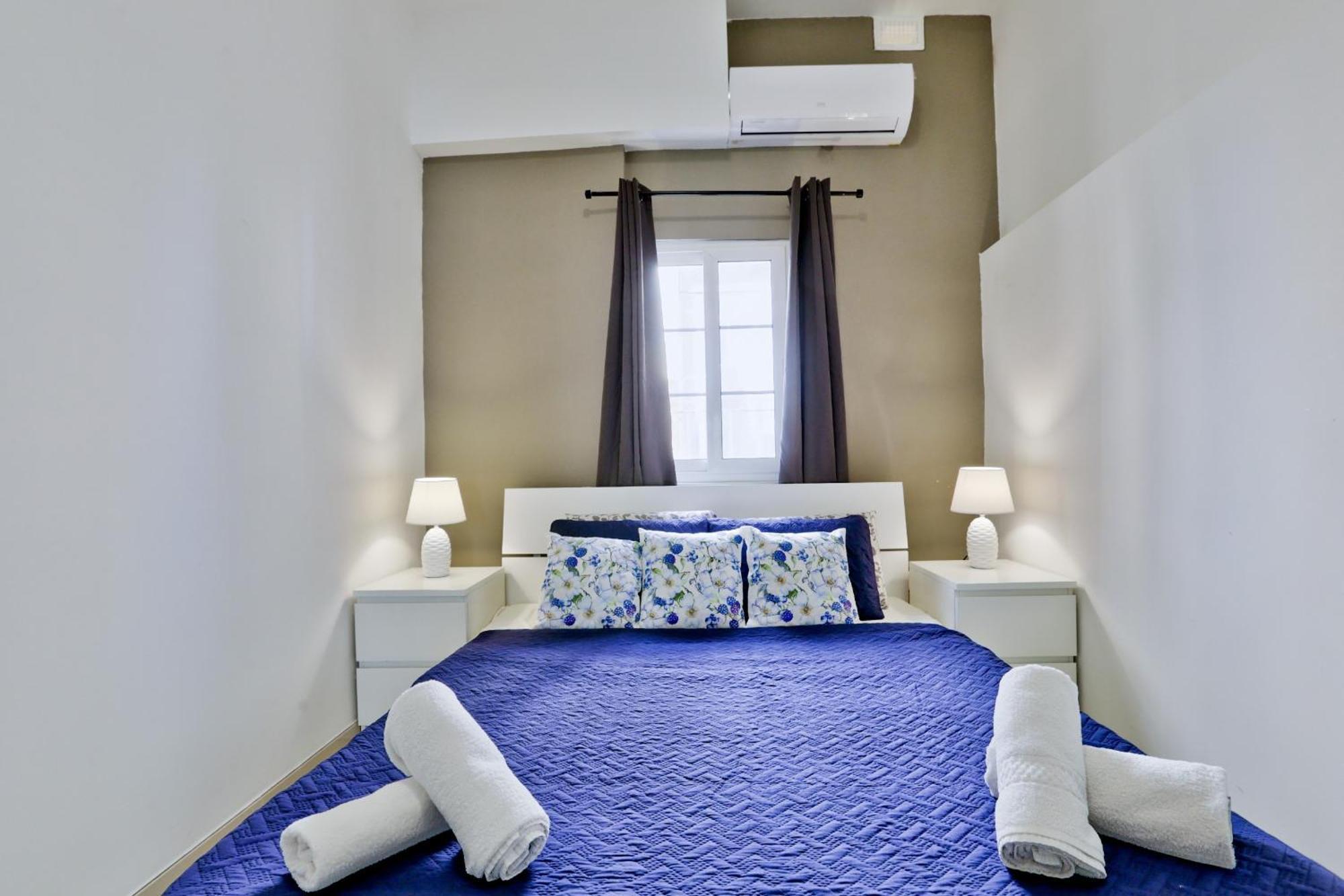 Exquisite 3-Bedroom Duplex Penthouse With Jacuzzi In Valletta Centre Екстериор снимка