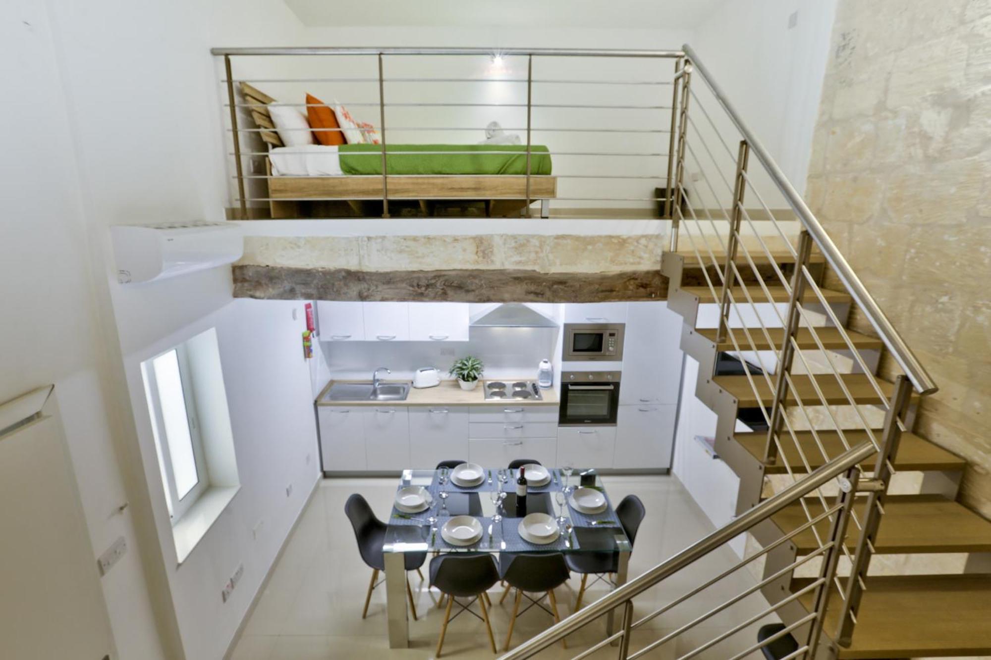 Exquisite 3-Bedroom Duplex Penthouse With Jacuzzi In Valletta Centre Екстериор снимка